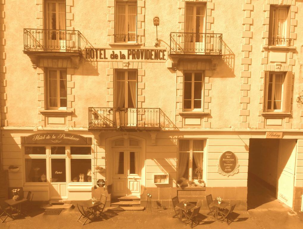 Hotel De La Providence Égliseneuve-dʼEntraigues Kültér fotó