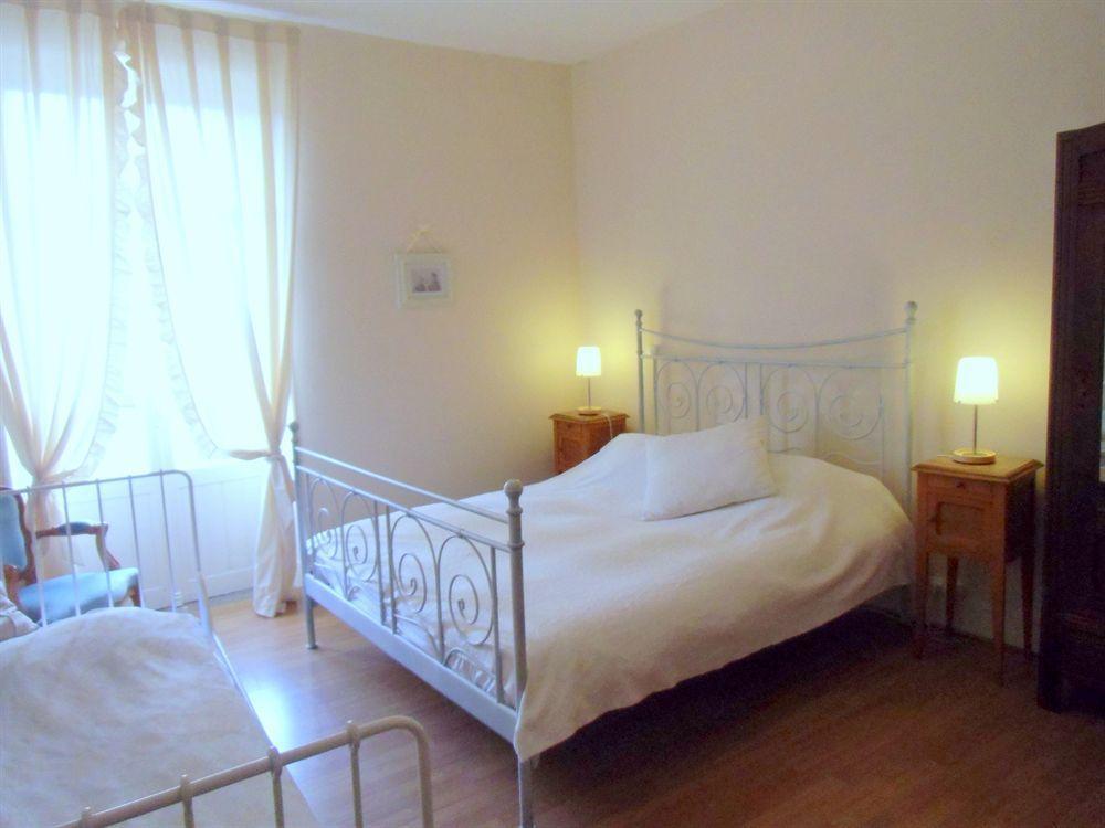 Hotel De La Providence Égliseneuve-dʼEntraigues Kültér fotó