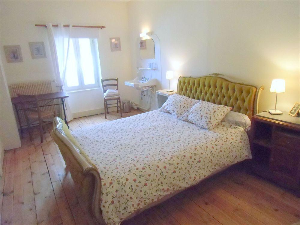 Hotel De La Providence Égliseneuve-dʼEntraigues Kültér fotó