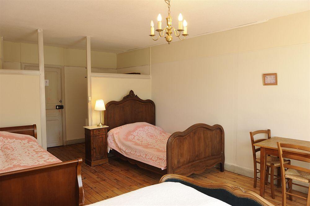 Hotel De La Providence Égliseneuve-dʼEntraigues Kültér fotó