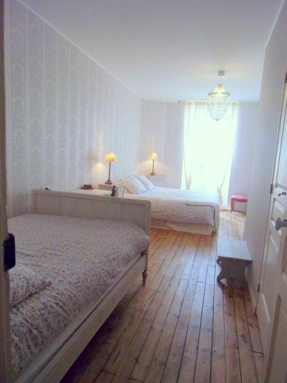 Hotel De La Providence Égliseneuve-dʼEntraigues Kültér fotó